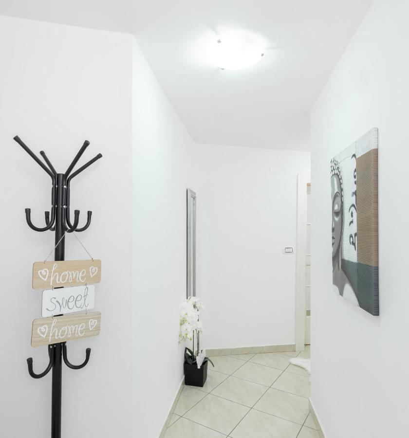 Apartment Santa Barbara Rijeka Extérieur photo