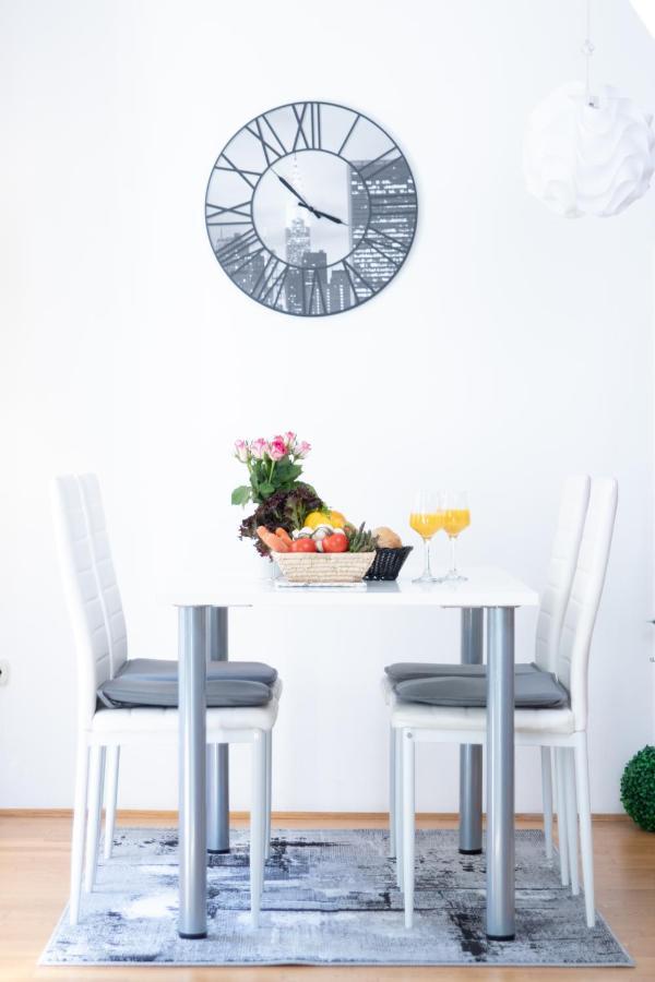 Apartment Santa Barbara Rijeka Extérieur photo